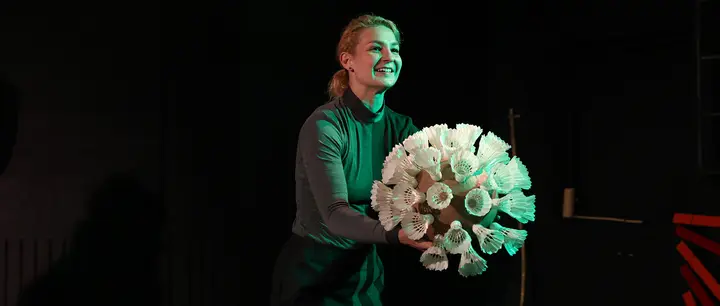 Лулу и динозавр, 15 ноября